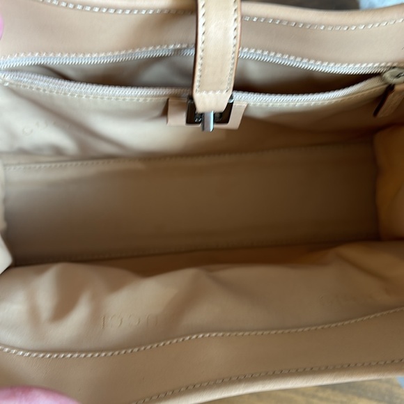 GUCCI Jackie Hand Bag with Piston Lock Accent! - Picture 7 of 12